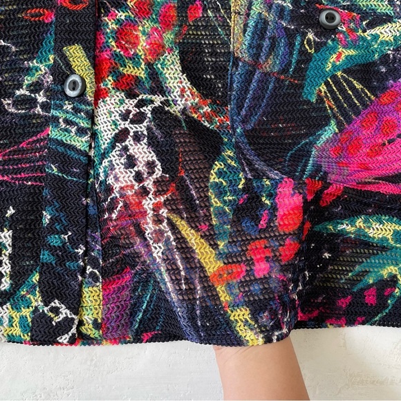 Ali Miles Abstract Print 3/4 Sleeve Button-Front Perforated Blouse Size M - Picture 6 of 7